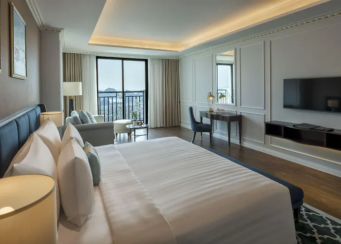 Flc Bay Golf Club & Luxury 5* Hạ Long
