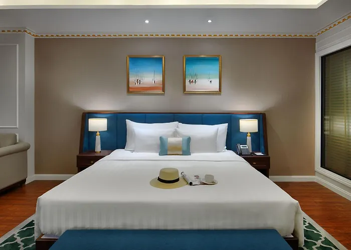 Hotel Flc Bay Golf Club & Luxury Hạ Long