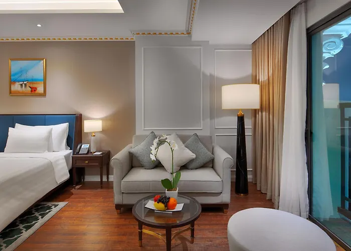 Hotel Flc Bay Golf Club & Luxury Hạ Long