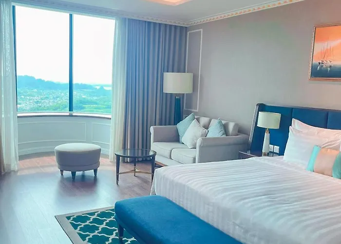 Flc Bay Golf Club & Luxury Hotel Hạ Long